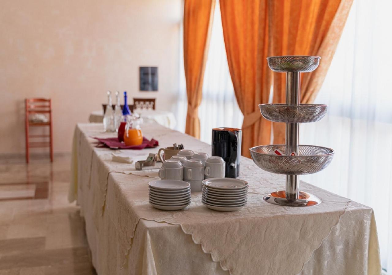 Hotel Villa Delle Rose Ористано Экстерьер фото