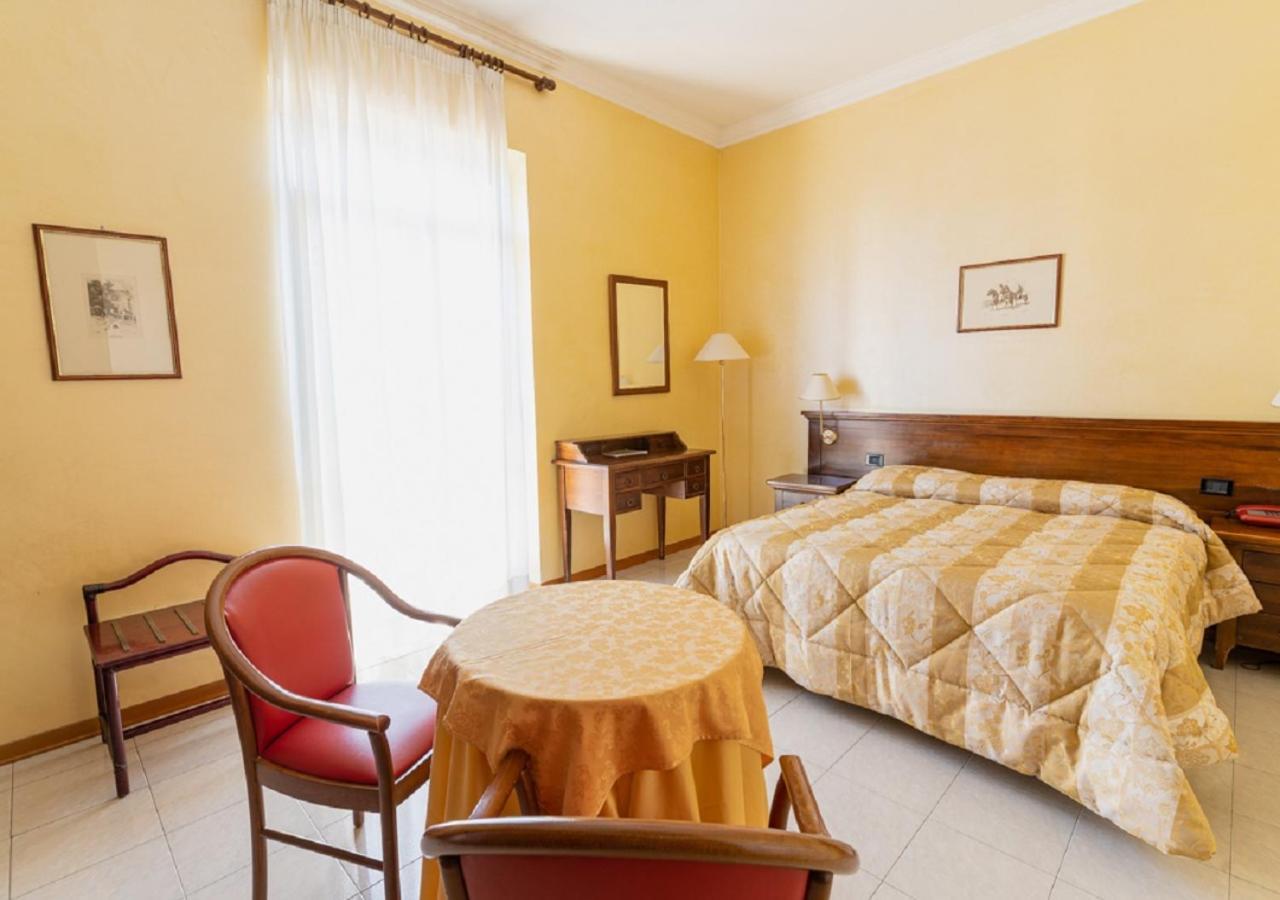 Hotel Villa Delle Rose Ористано Экстерьер фото
