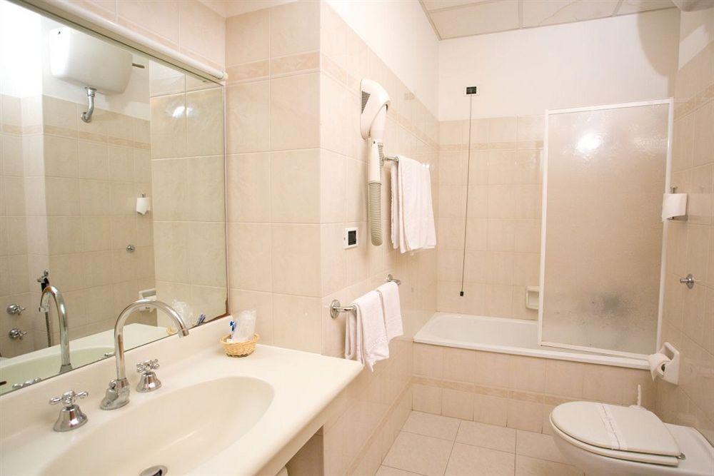 Hotel Villa Delle Rose Ористано Экстерьер фото